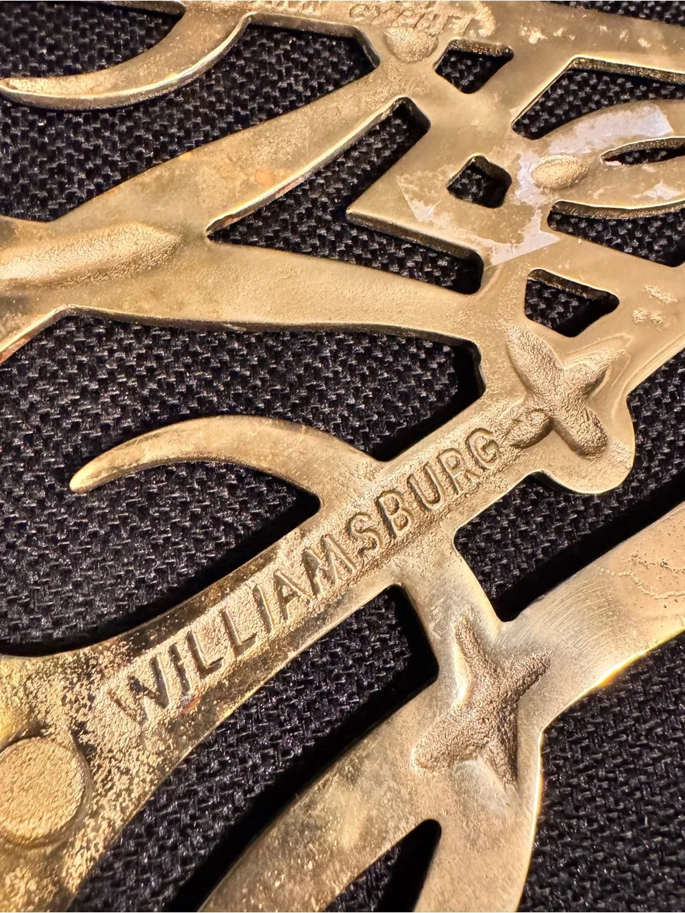 Vintage Virginia Metalcrafters CW10-10 Queen Anne Cypher Brass Trivet 1950